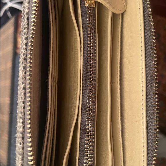 Gorgeous REAL python snake wallet. colors, one side yellow & the other blue - Picture 7 of 8